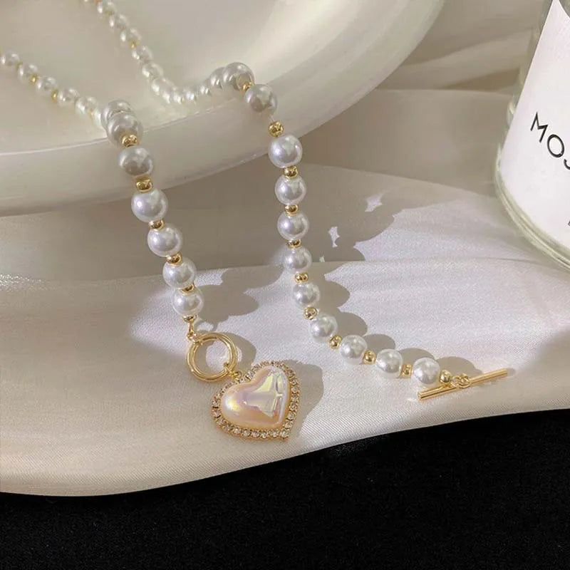 Retro Elegance Pearl Clavicle Necklace
